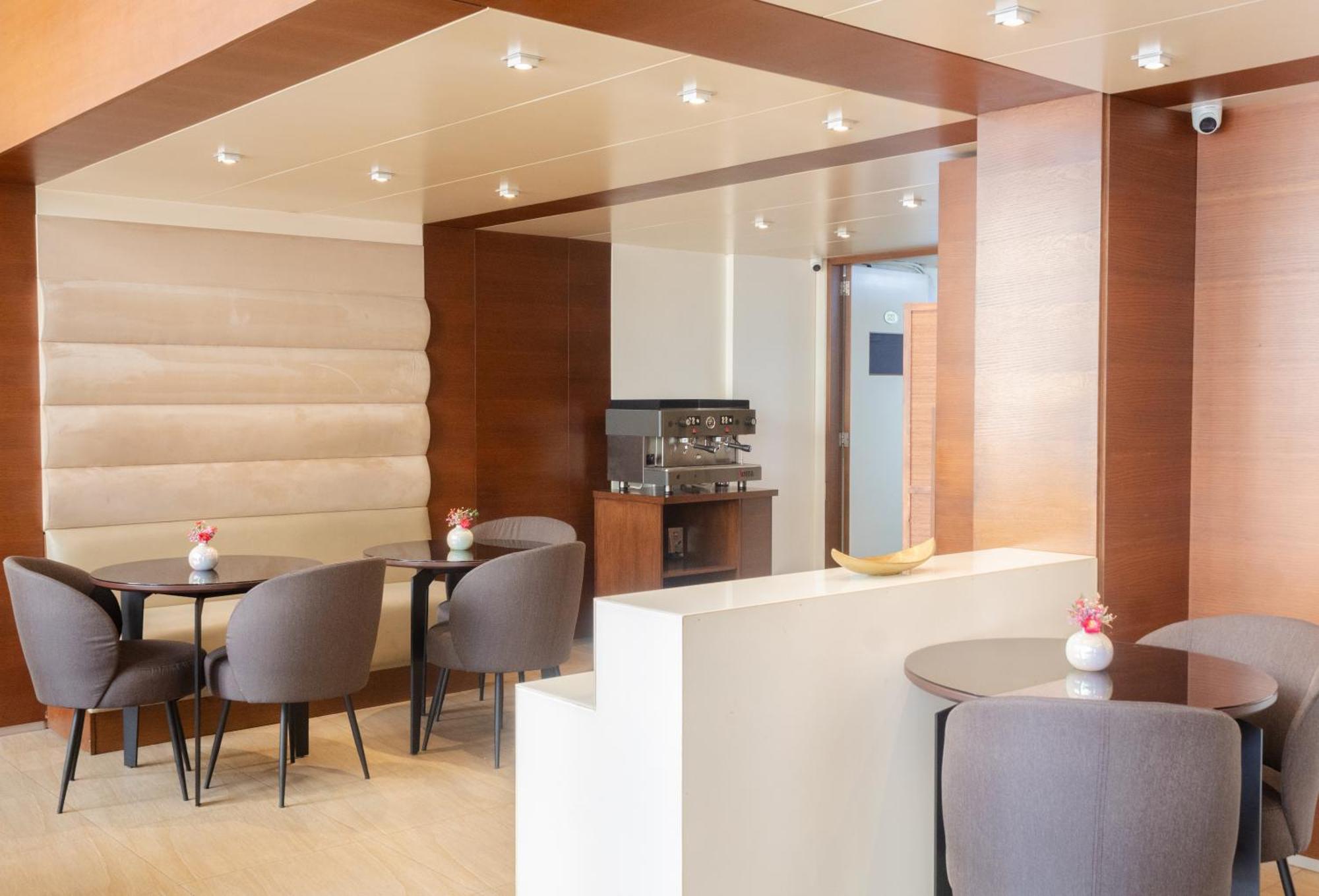 Britannia Suites Beirut Esterno foto