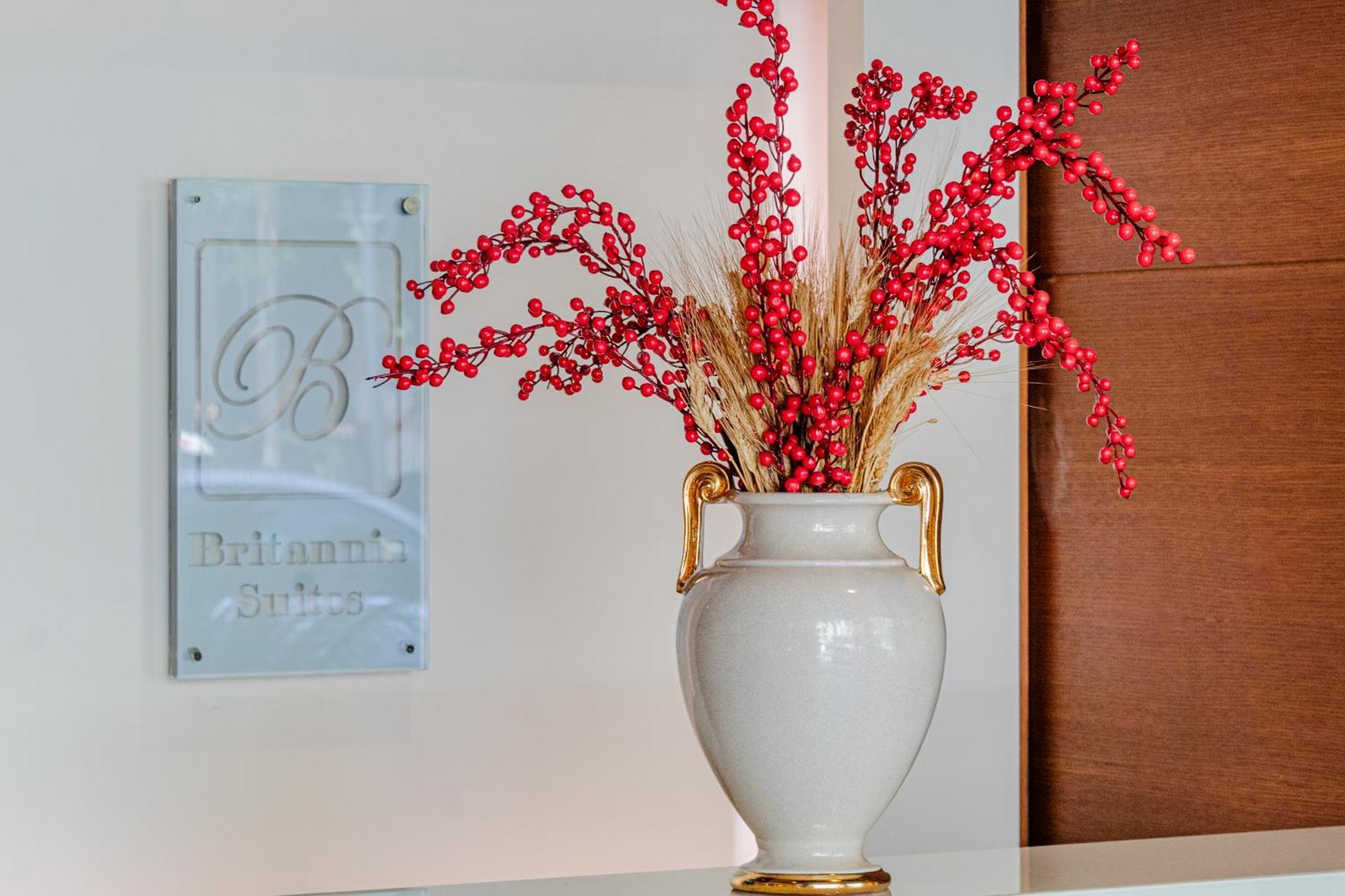Britannia Suites Beirut Esterno foto