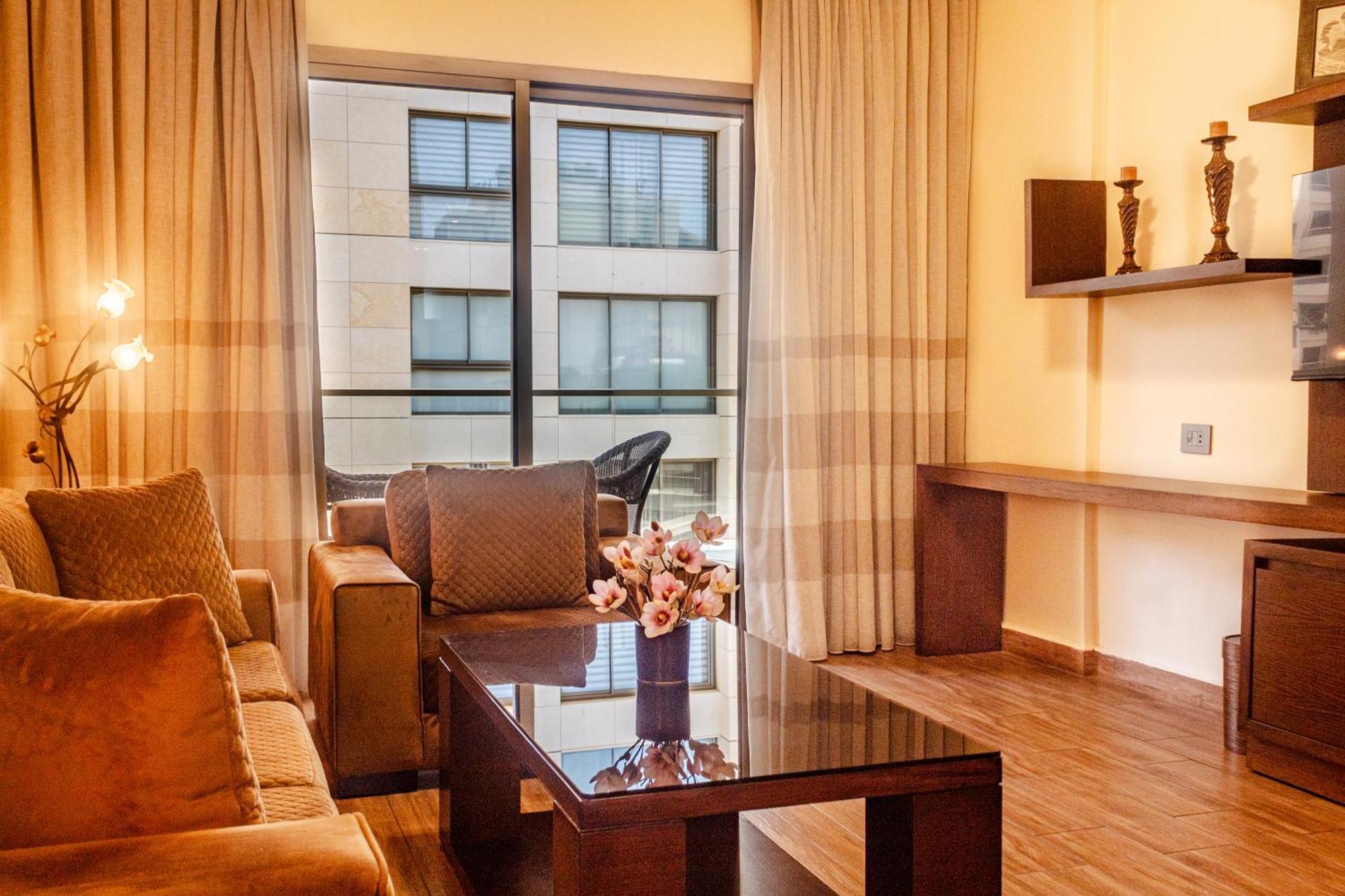 Britannia Suites Beirut Esterno foto