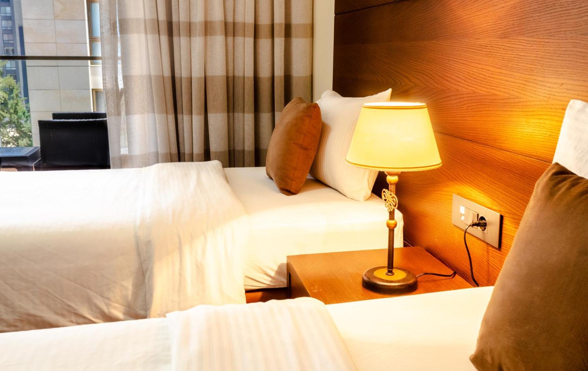 Britannia Suites Beirut Esterno foto