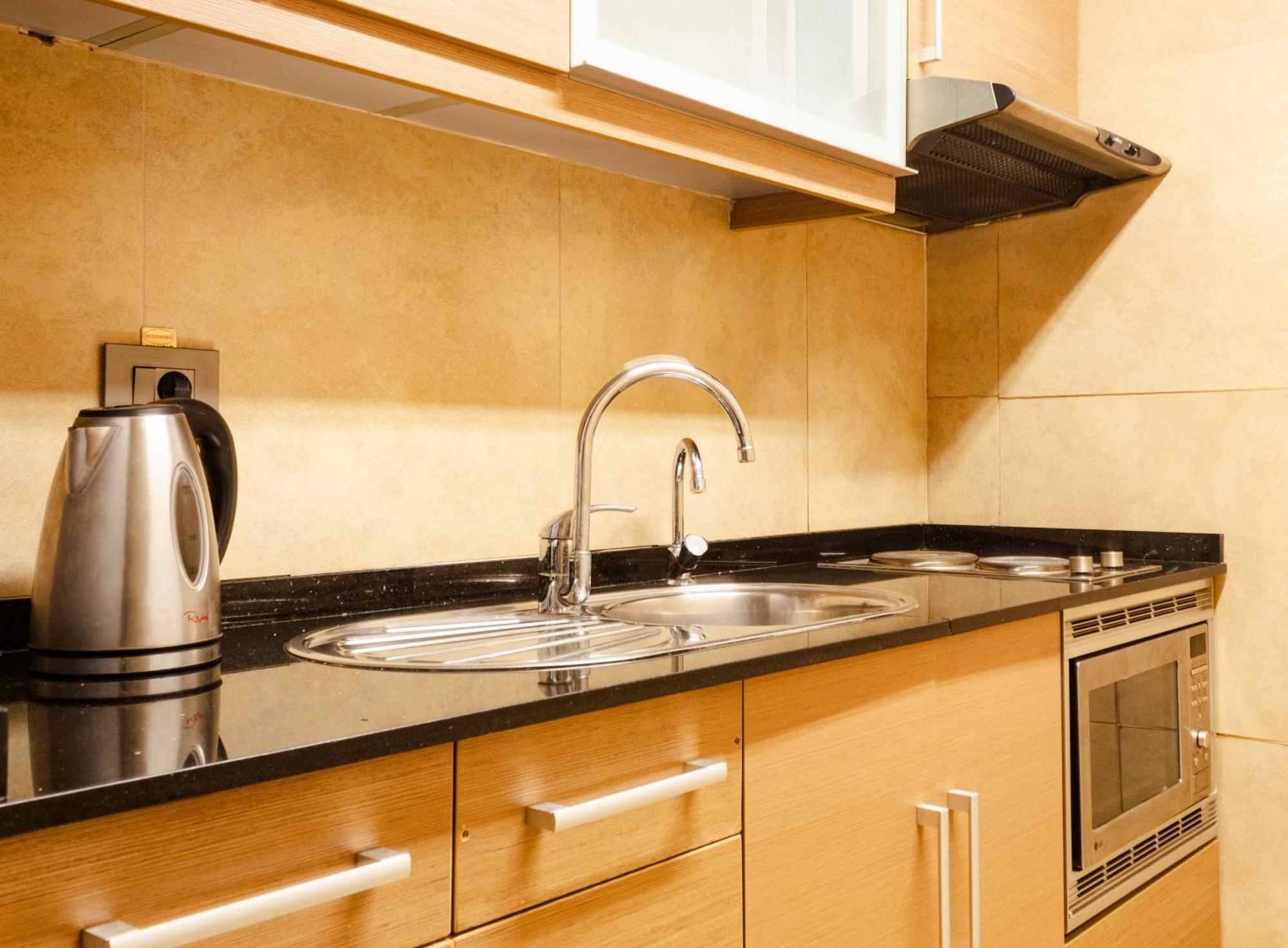 Britannia Suites Beirut Esterno foto