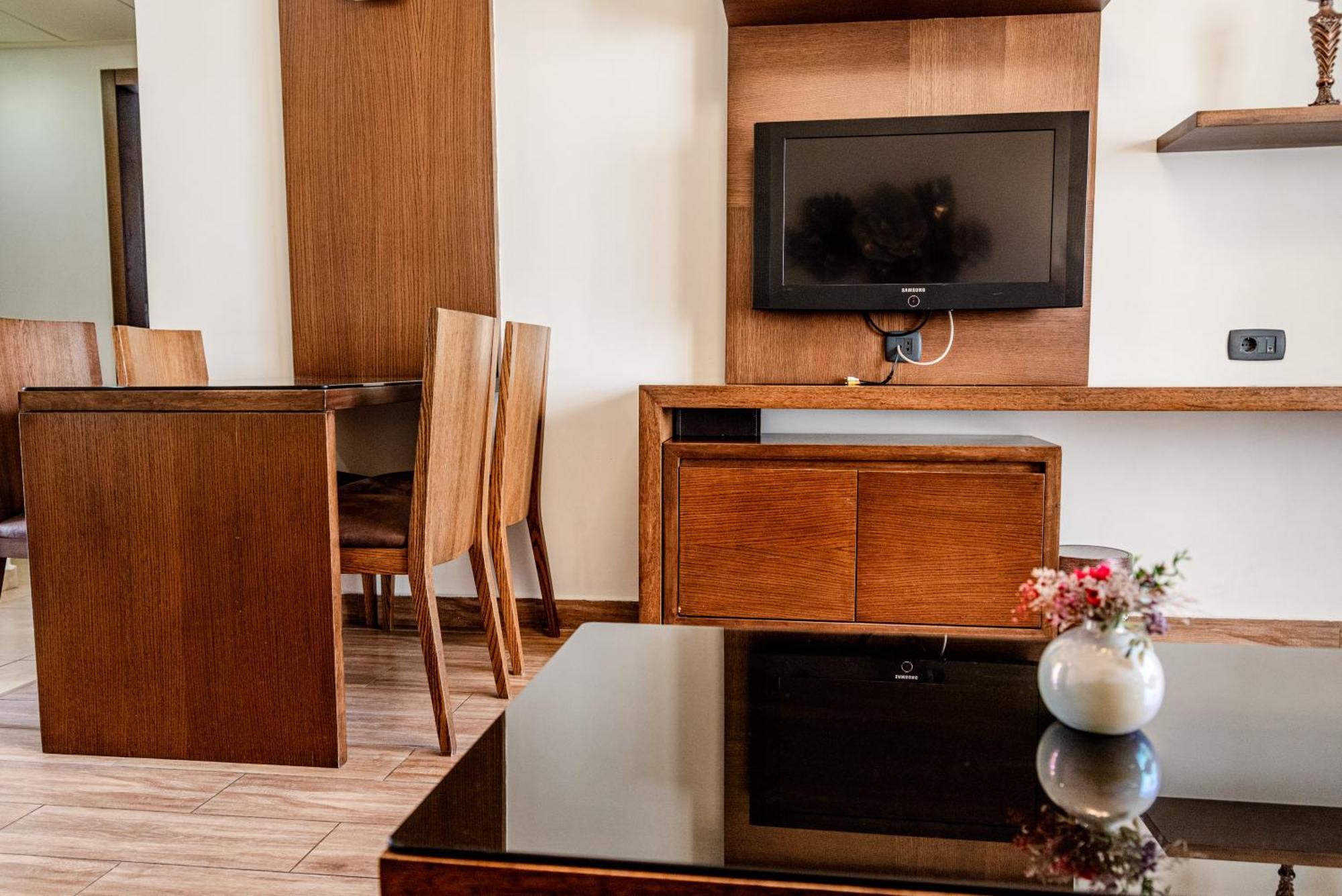 Britannia Suites Beirut Esterno foto