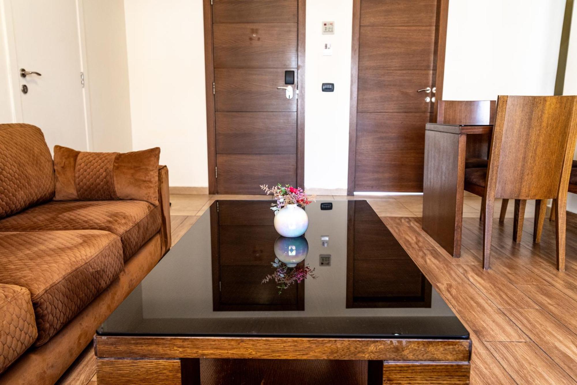 Britannia Suites Beirut Esterno foto